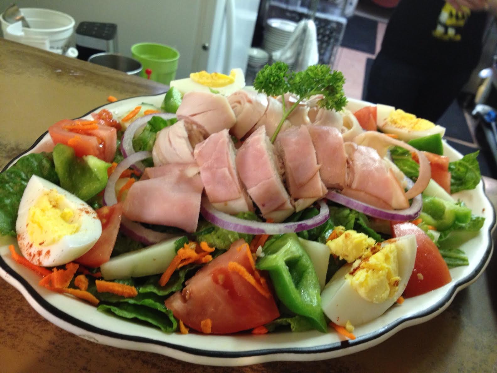 Deli salad platter